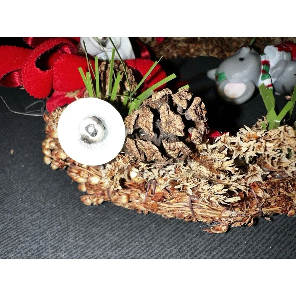 Vintage Christmas  Wreath Decoration mouse bow  pinecones 6